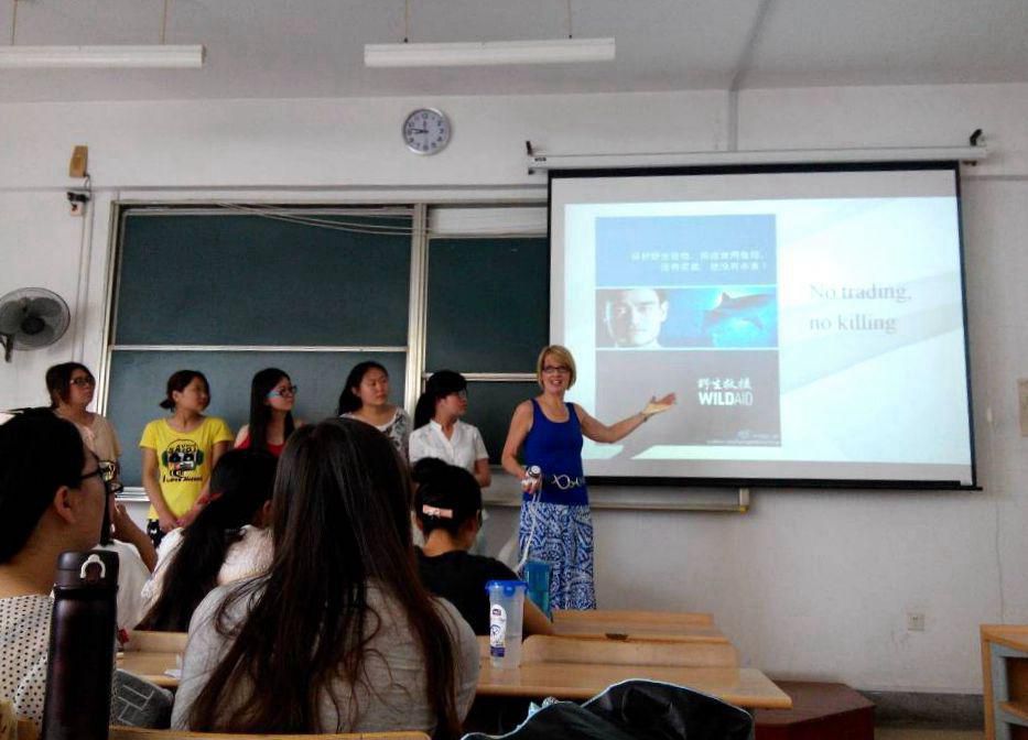 美国宾州州立大学Jacqueline McLaughlin博士来我院开展本科生双语教学课程